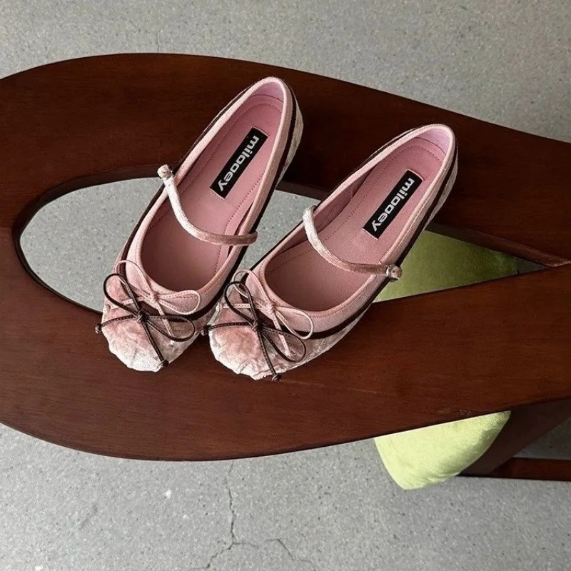 2026French Flat Bottomed Rotun - огляд і ціна Women Shoes With Heels